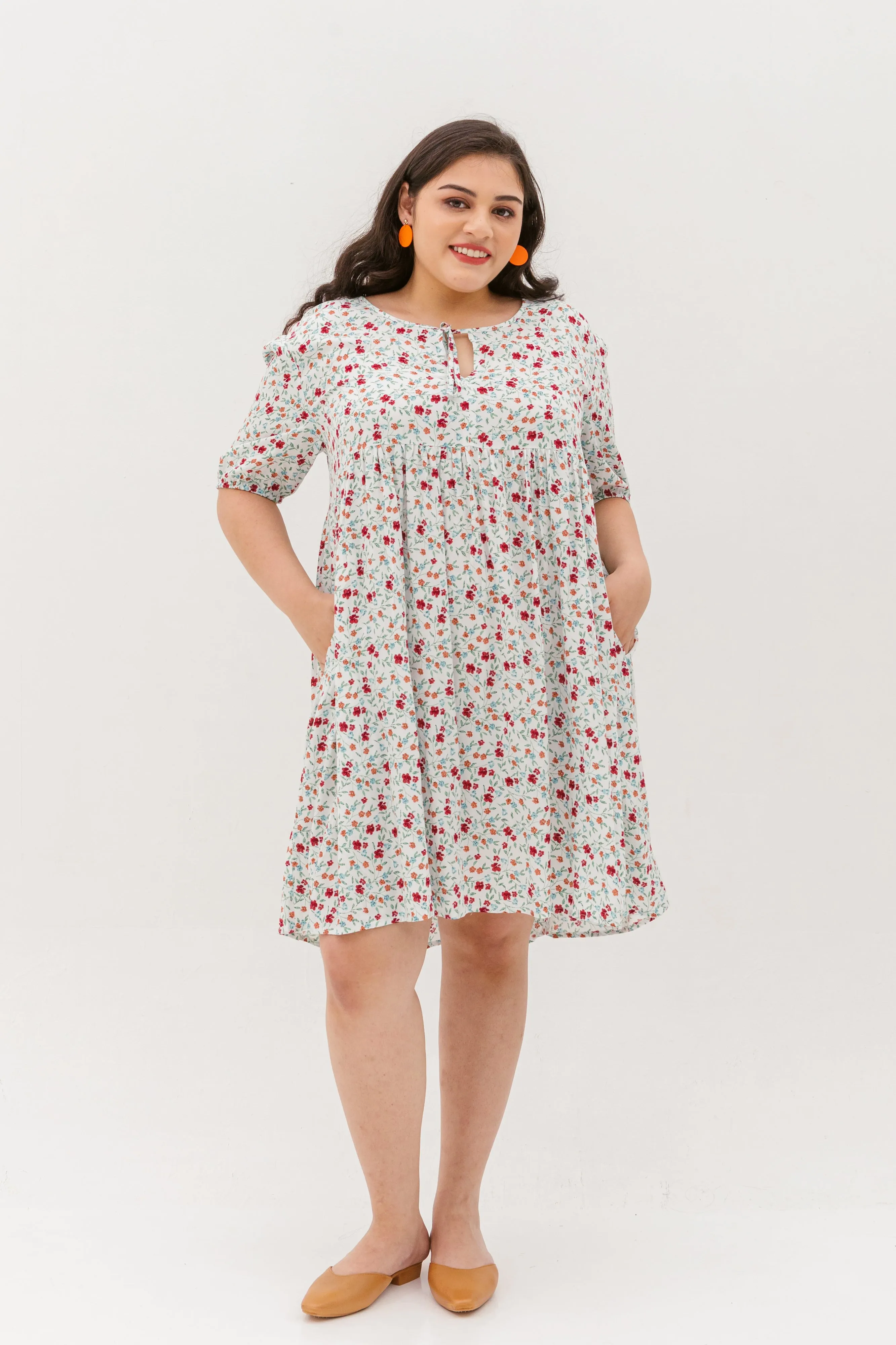 Bridget Tie Neck Keyhole Babydoll Dress In White Floral