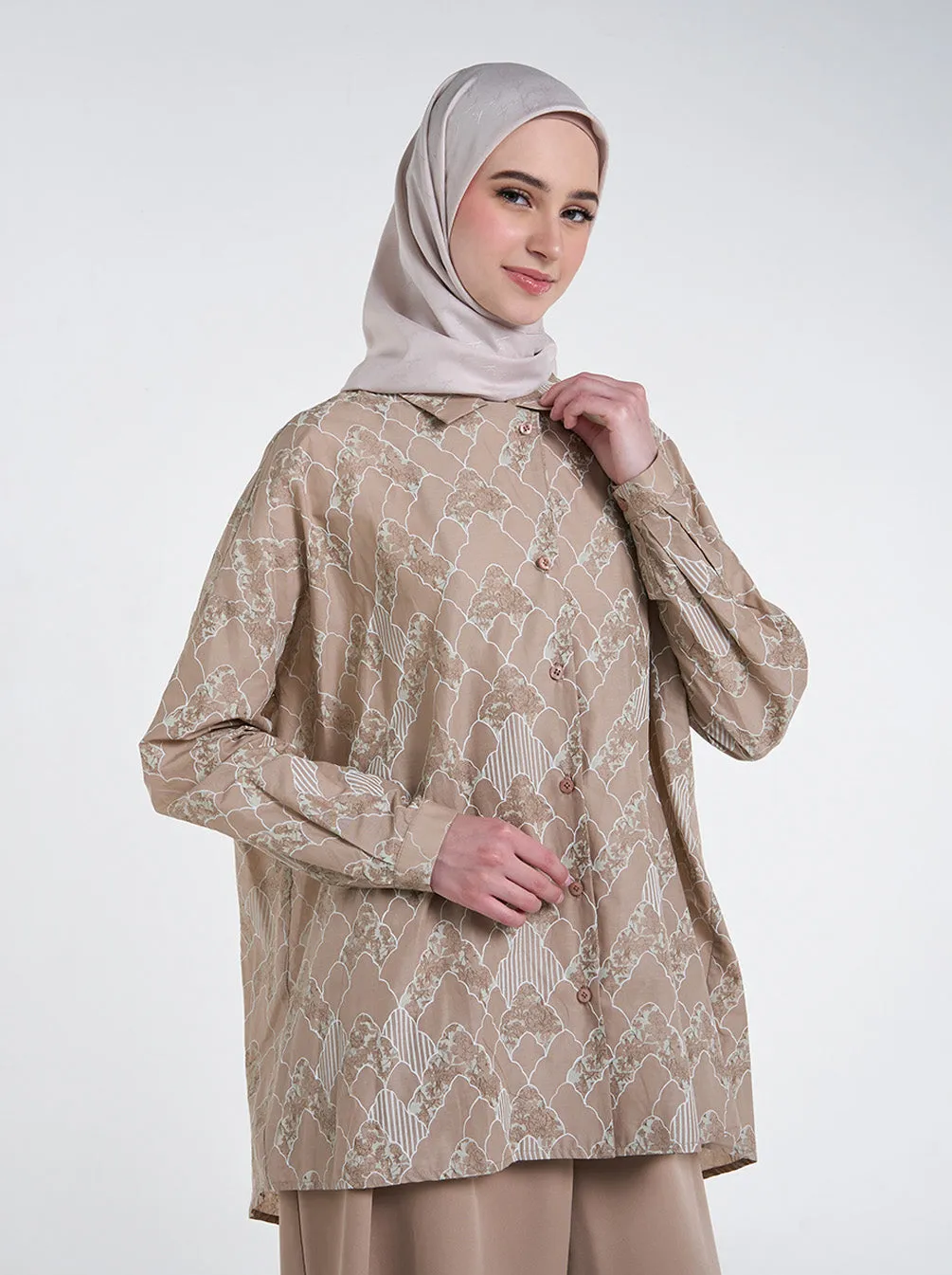 CARINA OVERSIZED TOP MILK TEA