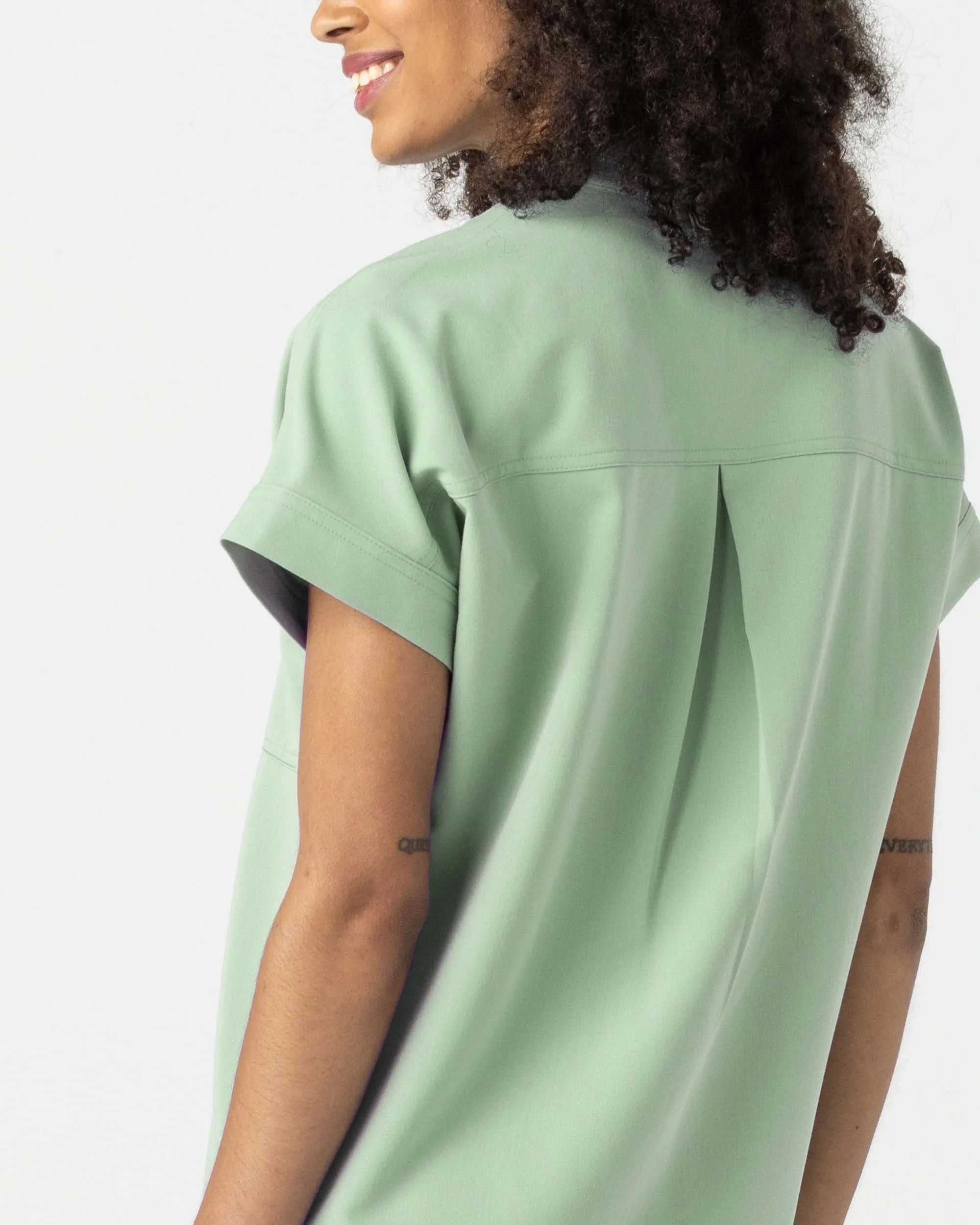 FYSEL® Fiji‎ ‎ Banded Collar Scrub Top