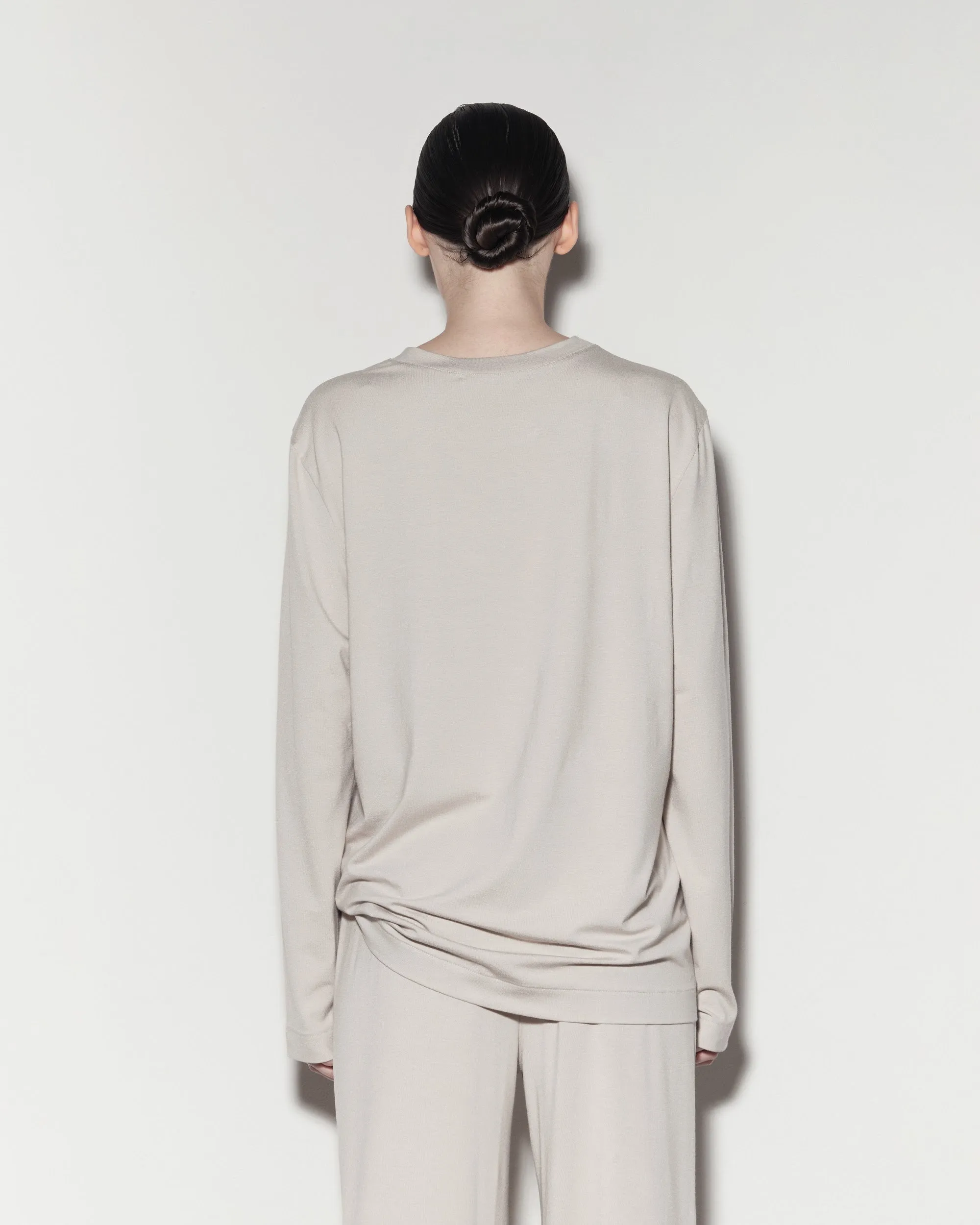 LONGSLEEVE. BÉŽOVÝ