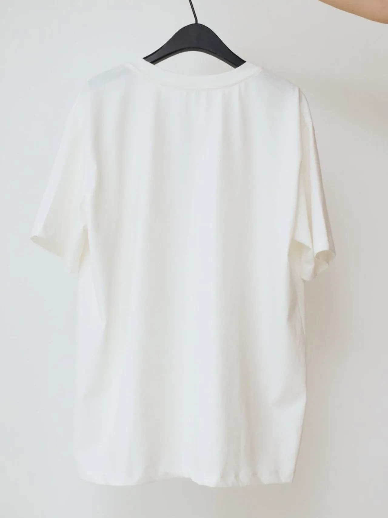 OVERSIZED U-NECK T-SHIRT