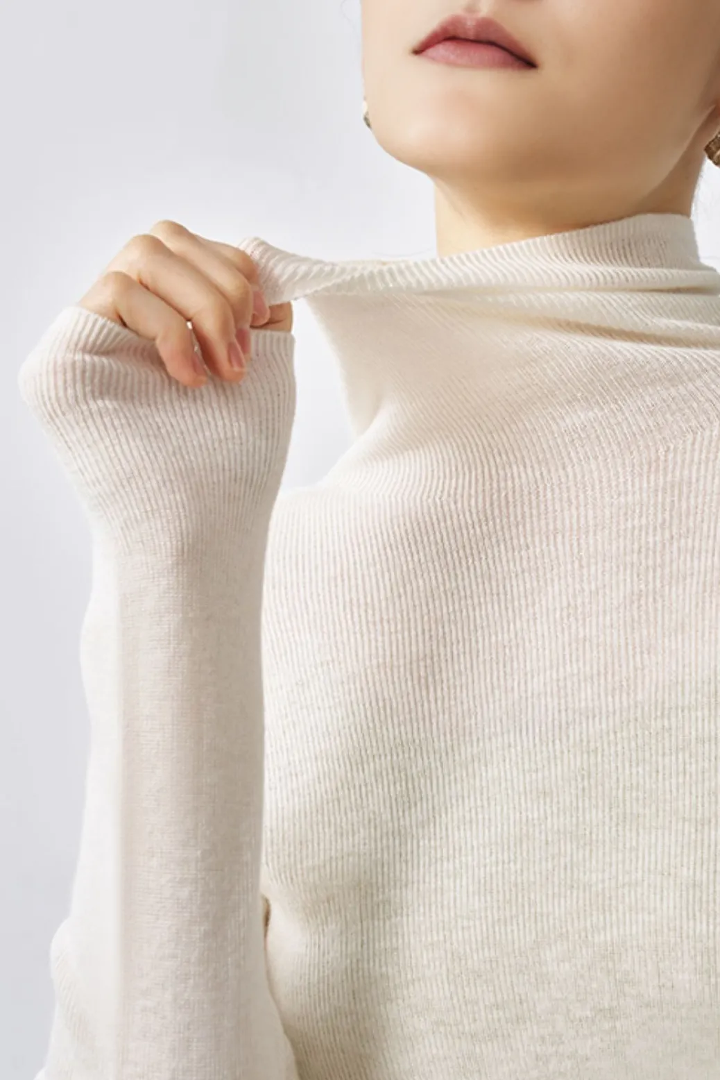 Seamless Washable Wool Turtleneck Sweater