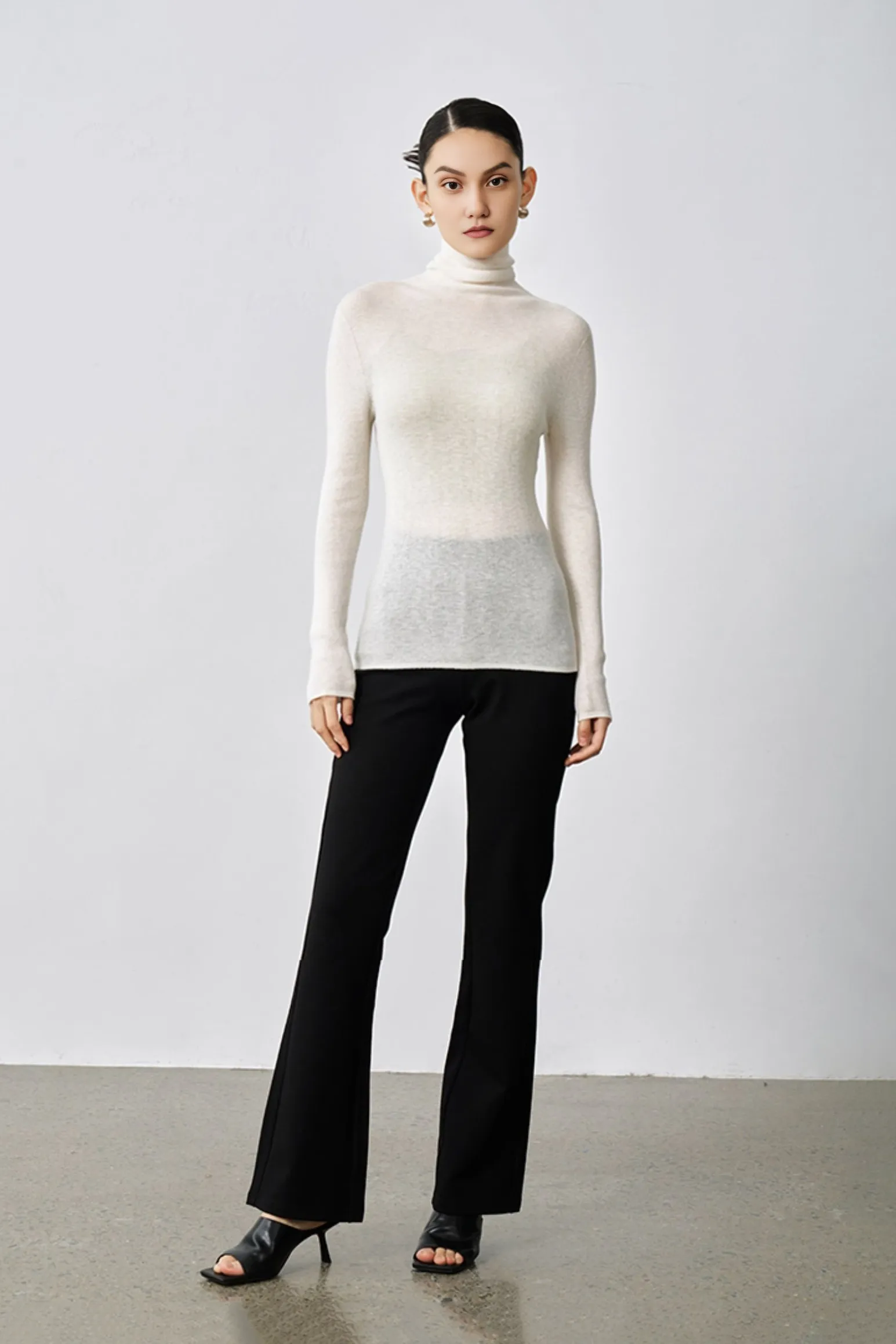 Seamless Washable Wool Turtleneck Sweater