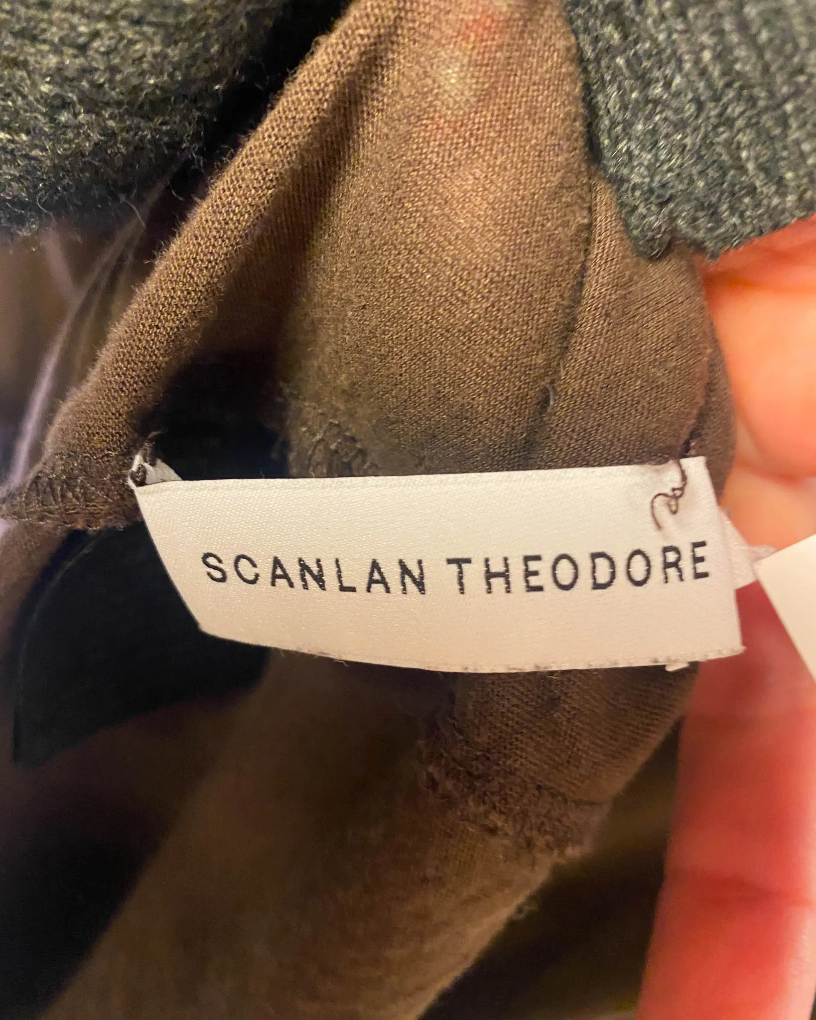 Size M - Scanlan Theodore Keyhole Top